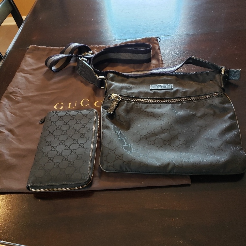 Gucci crossbody with matching wallet